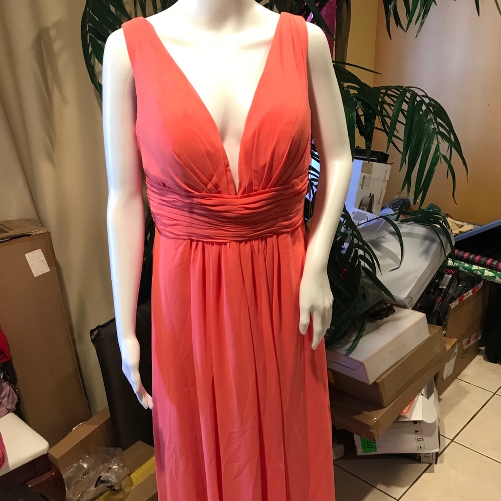 Long formal dress New with tags! Size:12